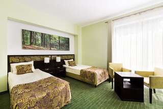 Отель Hotel Uroczysko Cedzyna Двухместный номер с 1 кроватью или 2 отдельными кроватями-4